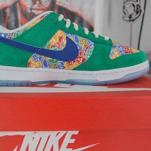 *NEVER WORN* Nike Dunk Low 'Foam Finger' (Men's Size 9.5)